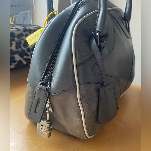 Prada Handbag in Gray Quilted Leather - Picture 10 of 17